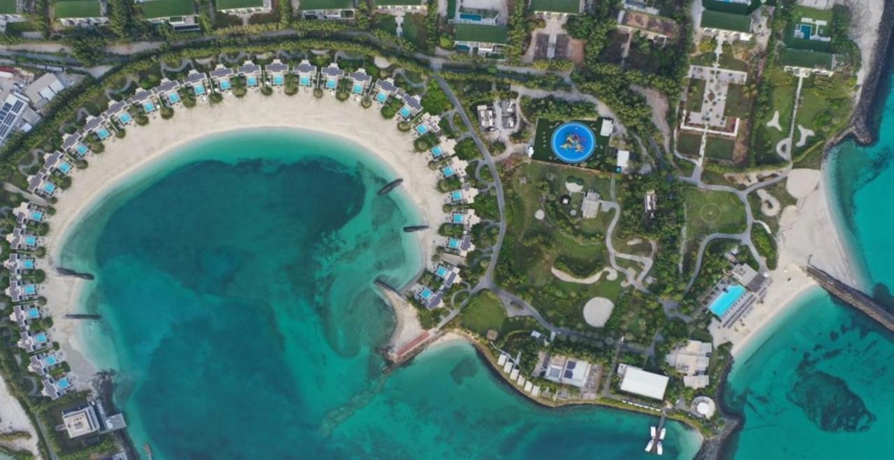 Nurai Island, Saadiyat Hotell Abu Dhabi Eksteriør bilde Aerial view of the Atlantis Paradise Island resort, with the location of the Atlantis Water Park highlighted in blue